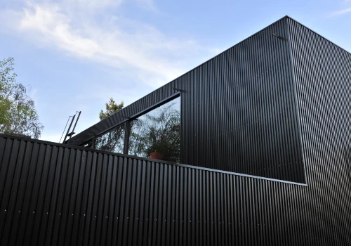 banner-metal-siding-negro-revestimientos-y-pisos-mejor-precio-mobile